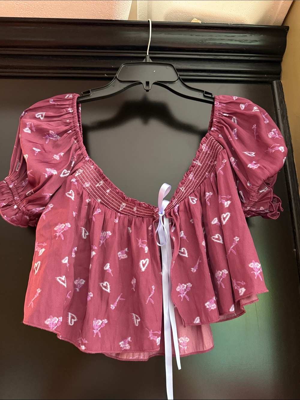 Cute nwot Burgundy Floral Heart Cropped Peasant open front Top S